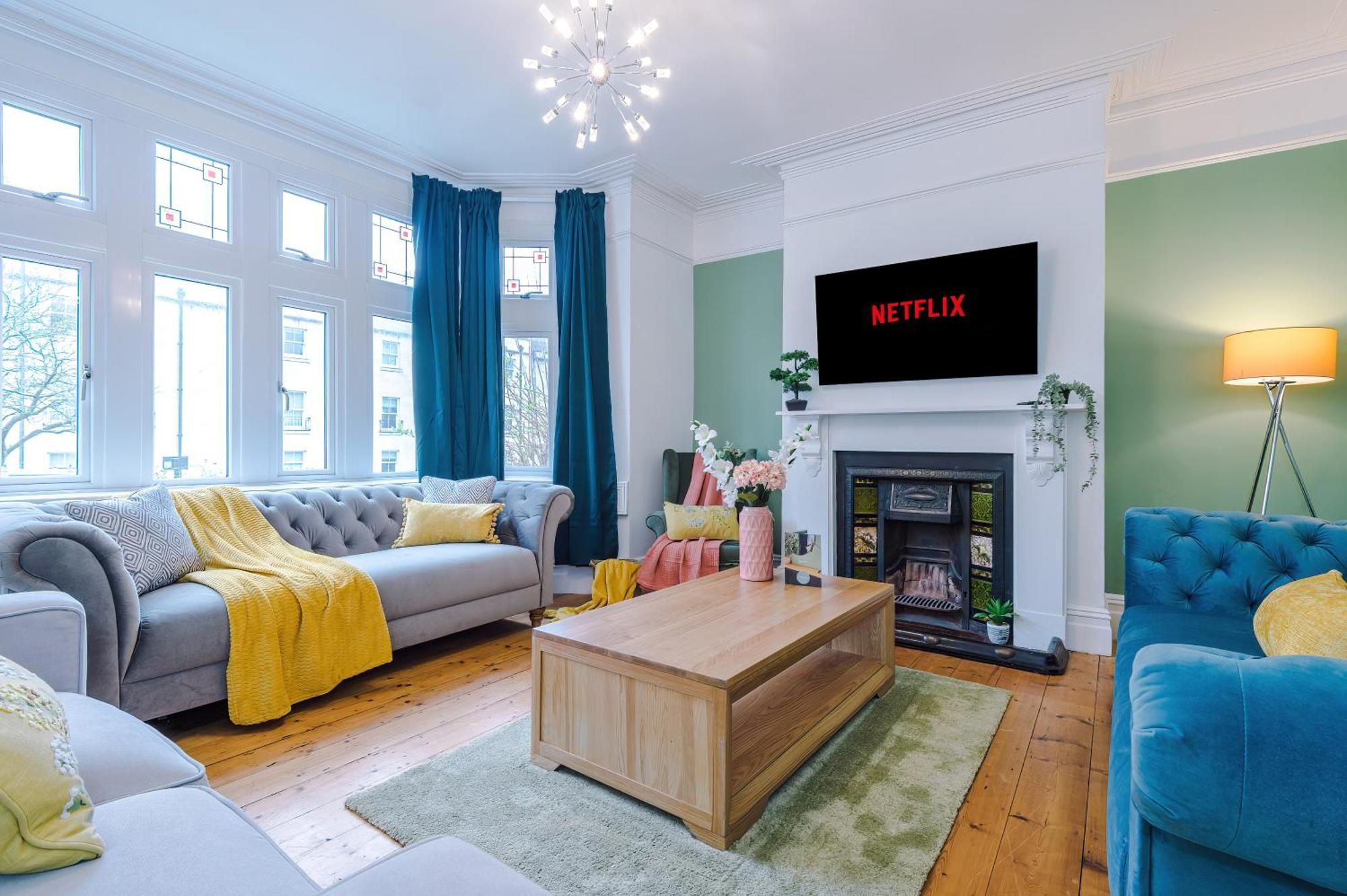 Incredible - Five Bedroom - 7 Actual Beds - 6 Bathroom House By Purestay - Central Bath With Parking Eksteriør billede