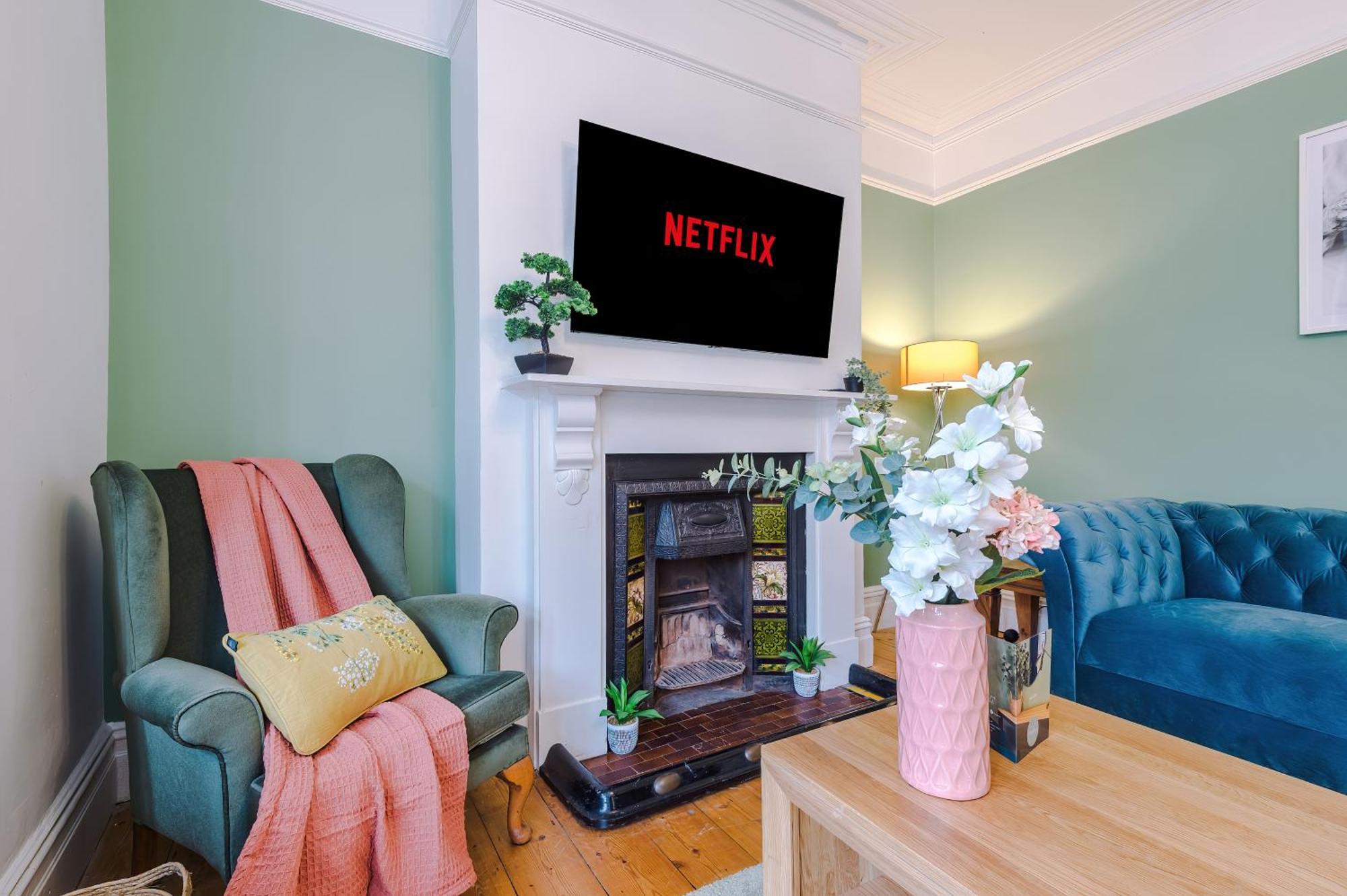 Incredible - Five Bedroom - 7 Actual Beds - 6 Bathroom House By Purestay - Central Bath With Parking Eksteriør billede