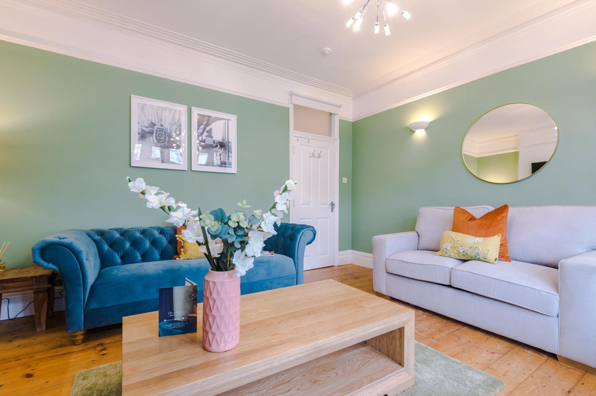 Incredible - Five Bedroom - 7 Actual Beds - 6 Bathroom House By Purestay - Central Bath With Parking Eksteriør billede