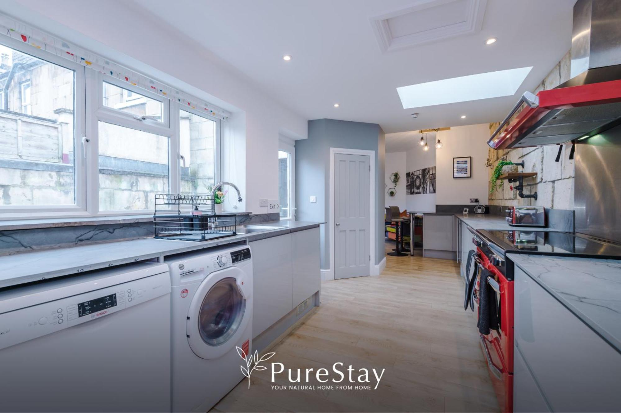 Incredible - Five Bedroom - 7 Actual Beds - 6 Bathroom House By Purestay - Central Bath With Parking Eksteriør billede